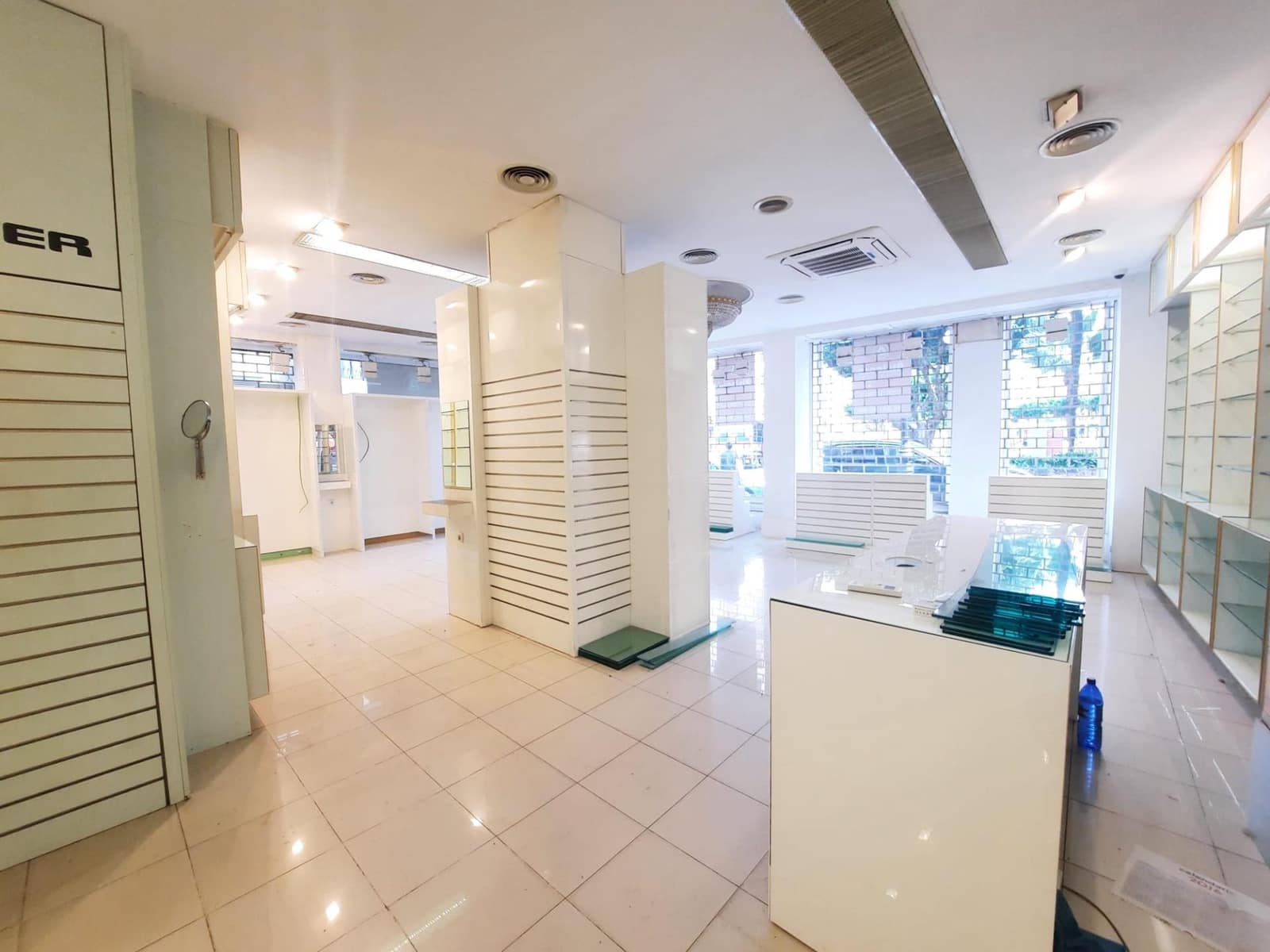 Commerciale da affittare in Alzira - 2.000 € (Rif: 8363172)