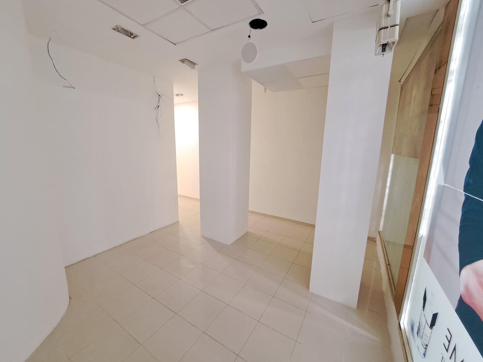 Comercial para arrendar em Alzira - 2 000 € (Ref: 8363172)