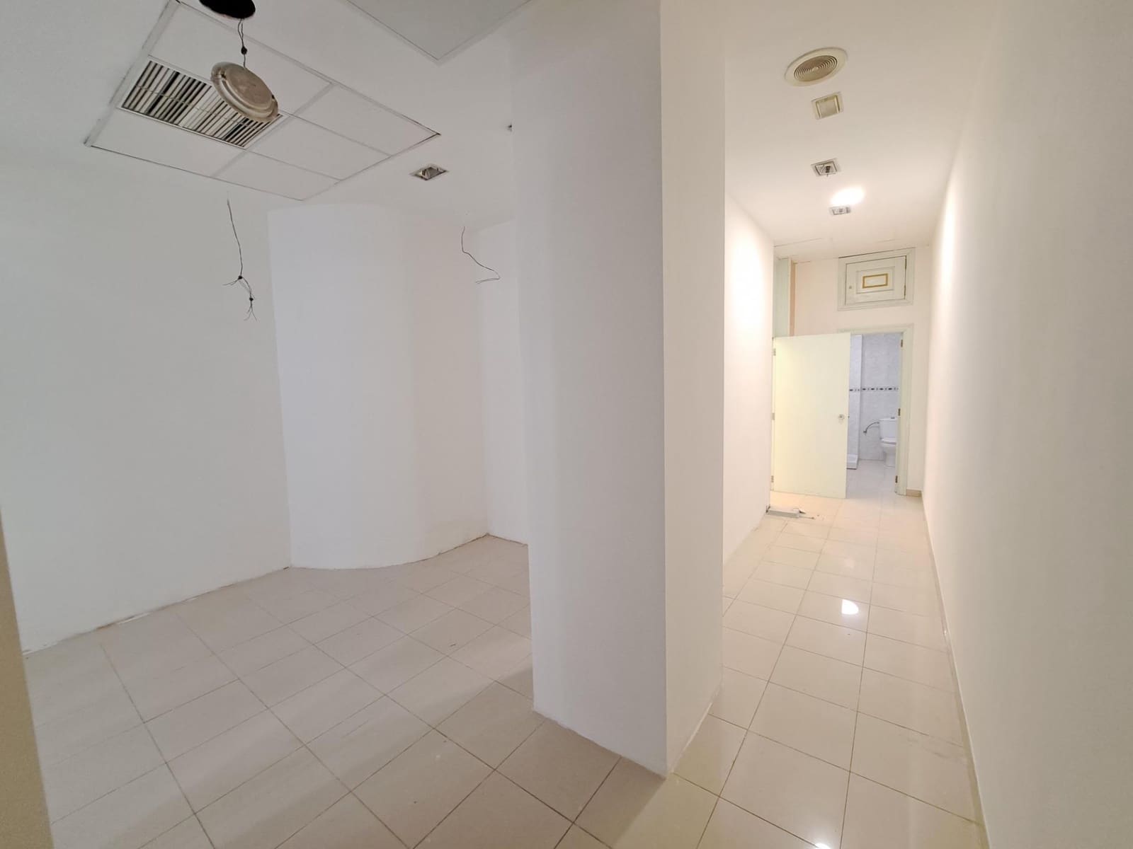 Comercial para arrendar em Alzira - 2 000 € (Ref: 8363172)