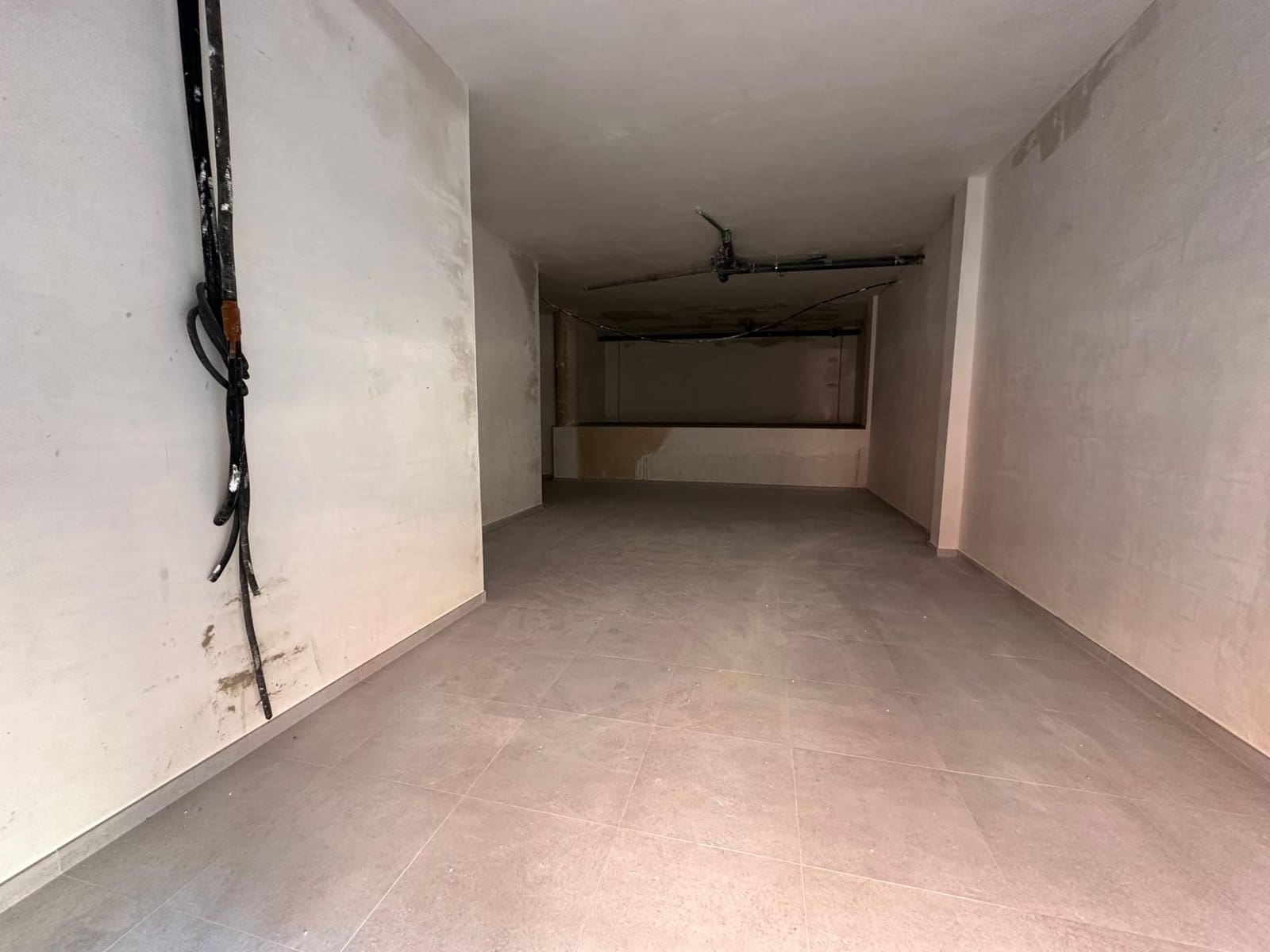 Commercieel te koop in Alzira - € 65.000 (Ref: 8363174)