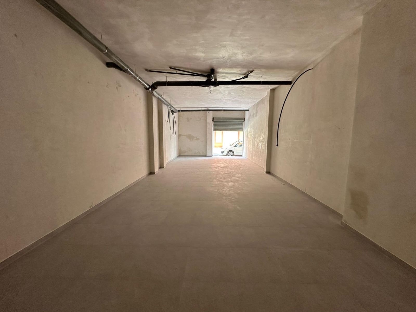 Commercial for sale in Alzira - € 74,000 (Ref: 8363175)