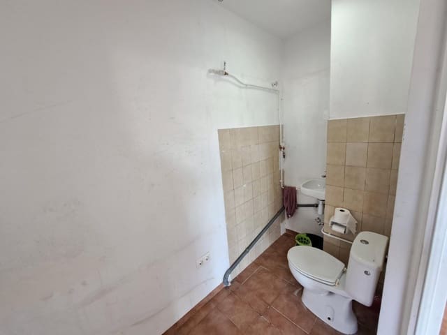 Commercial for rent in Alzira - € 500 (Ref: 8373748)