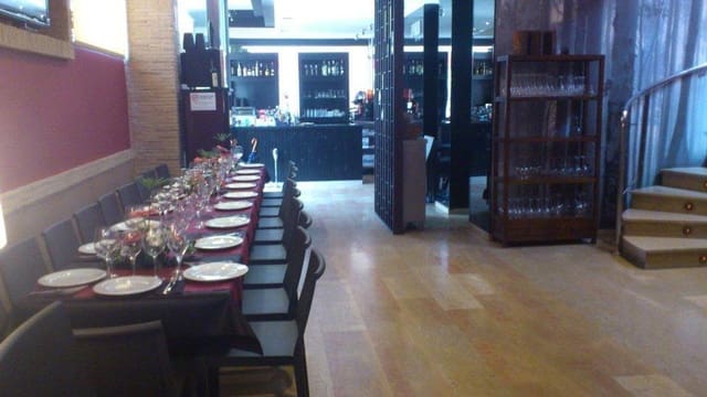 Commercial for sale in Alzira - € 420,000 (Ref: 8394948)