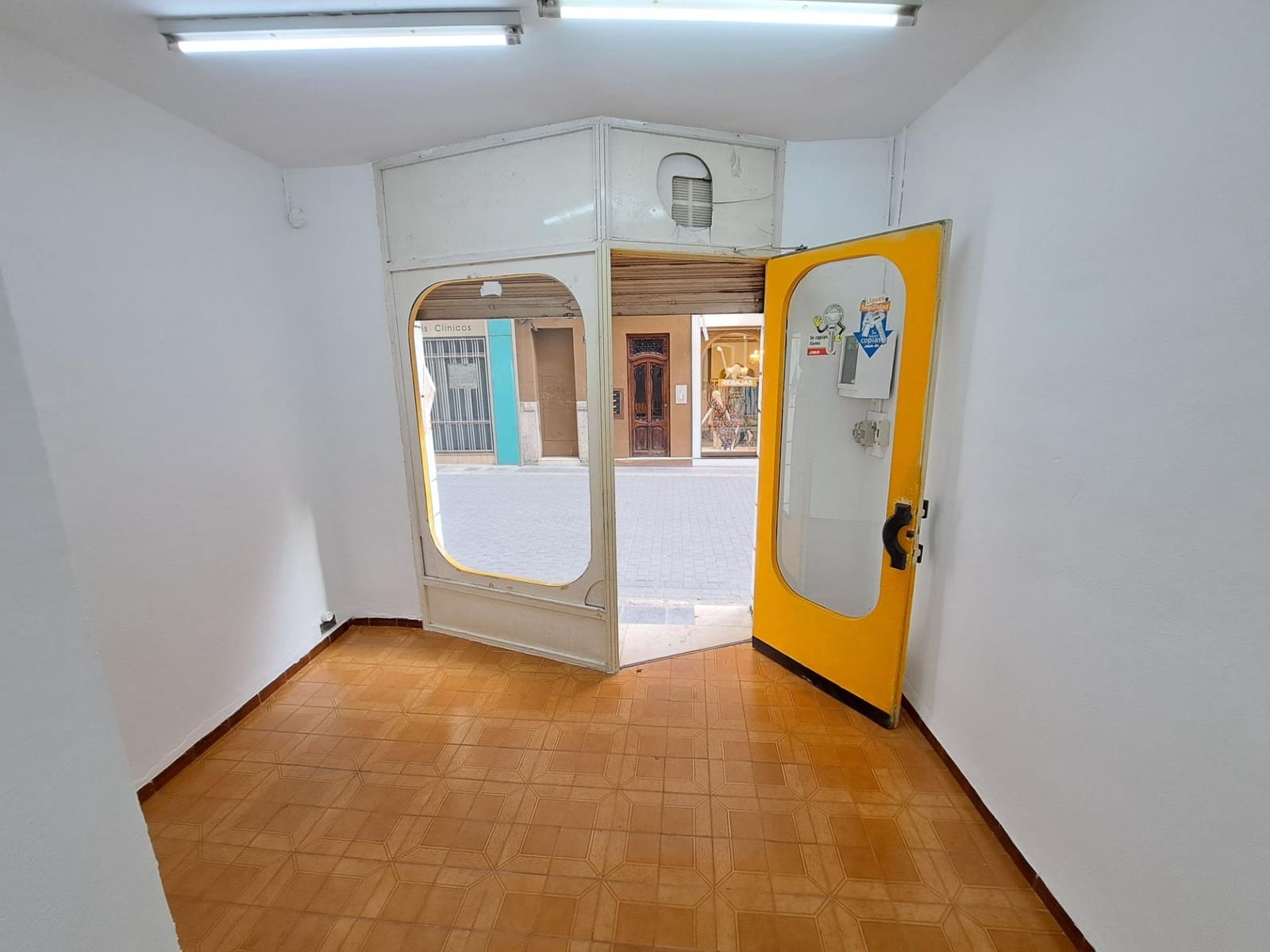 Erhverv til salg i Alzira - € 58.000 (Ref: 8411583)