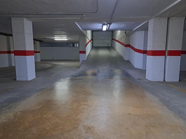 Garage te koop in Alzira - € 8.500 (Ref: 8452592)