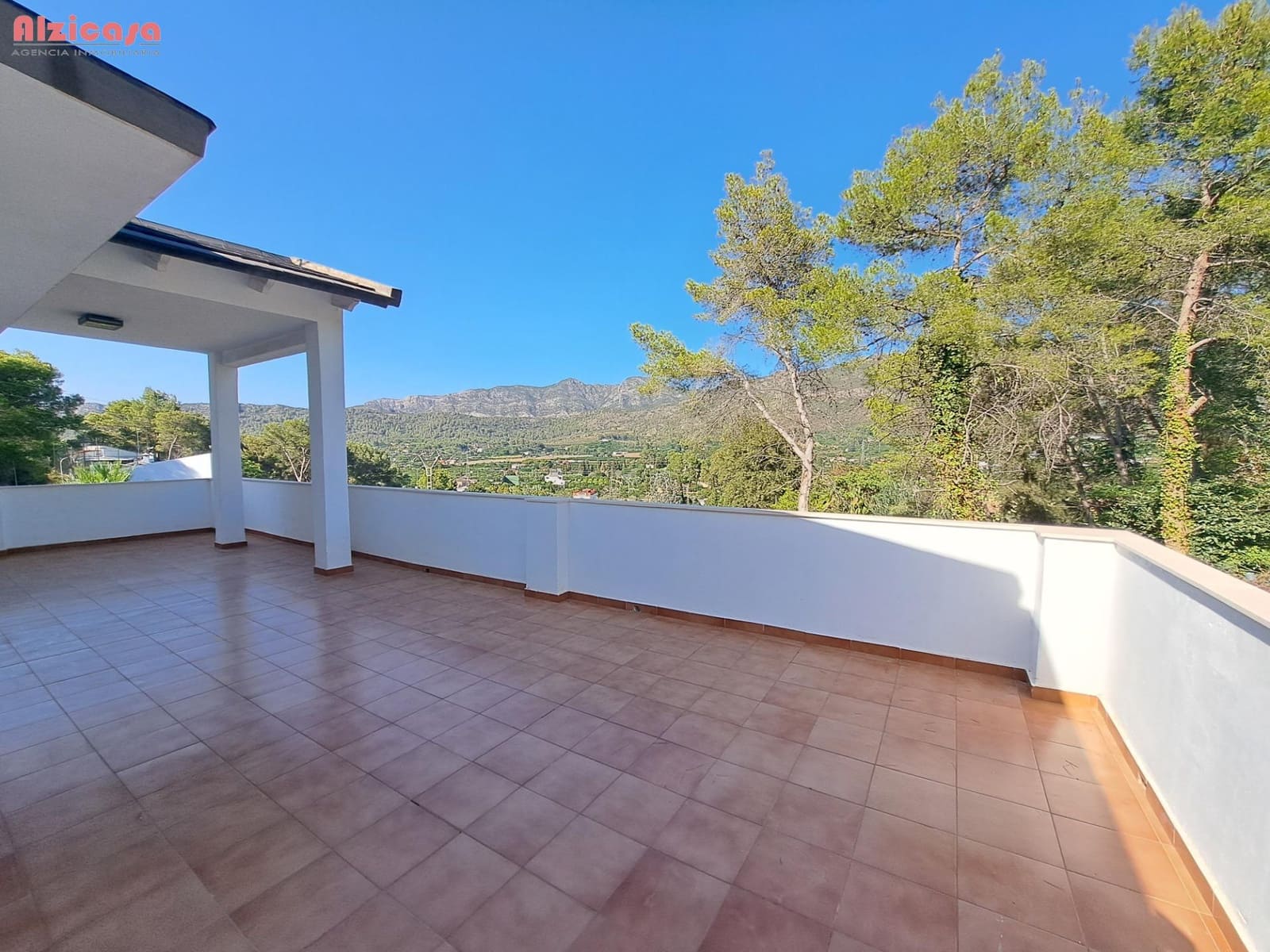 3 bedroom Villa for sale in Alzira with pool - € 390,000 (Ref: 8468030)