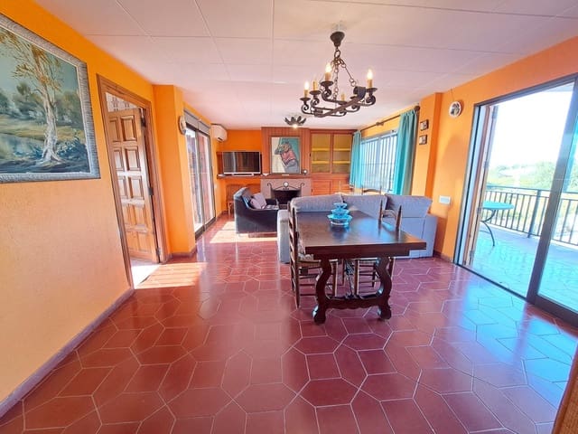 4 slaapkamer Villa te koop in Alzira met zwembad garage - € 500.000 (Ref: 8534190)