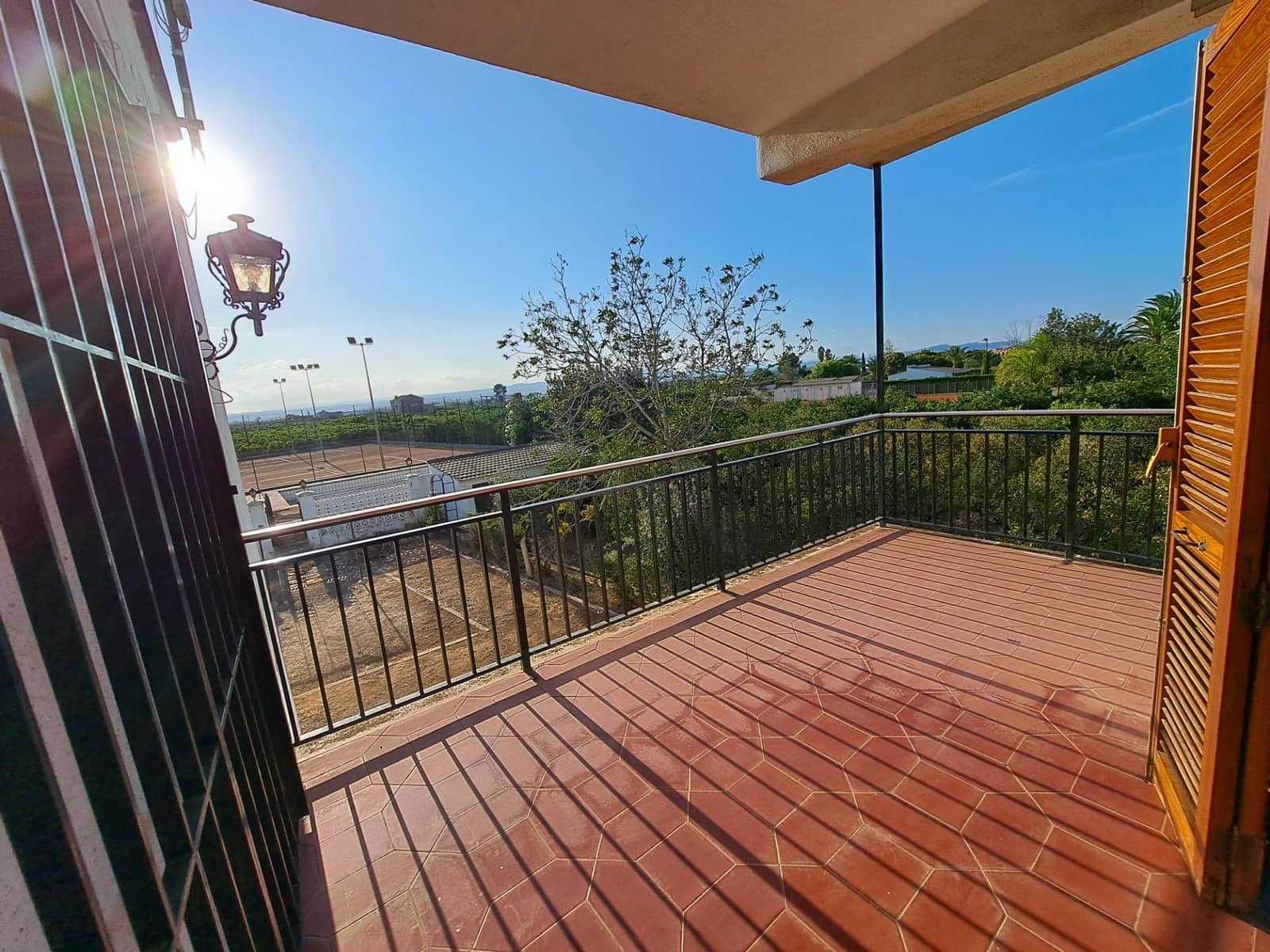 4 sypialnia Willa na sprzedaż w Alzira z basenem garażem - 500 000 € (Ref: 8534190)