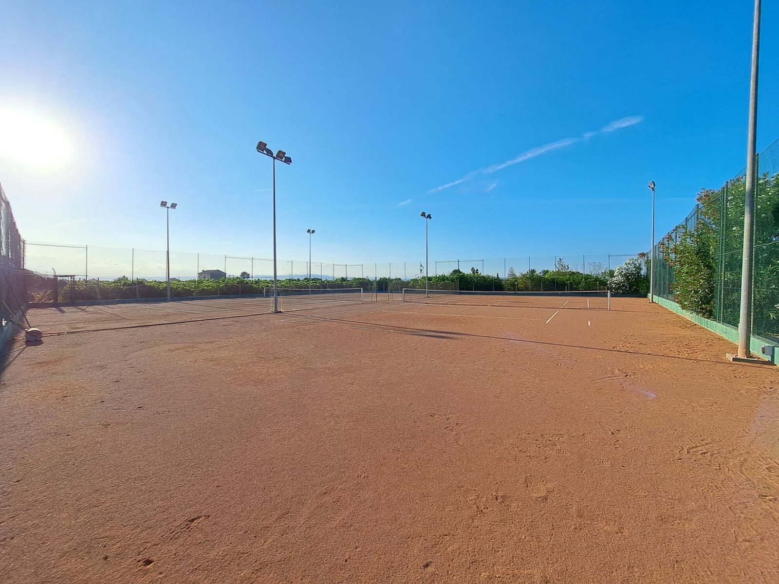 4 sypialnia Willa na sprzedaż w Alzira z basenem garażem - 500 000 € (Ref: 8534190)