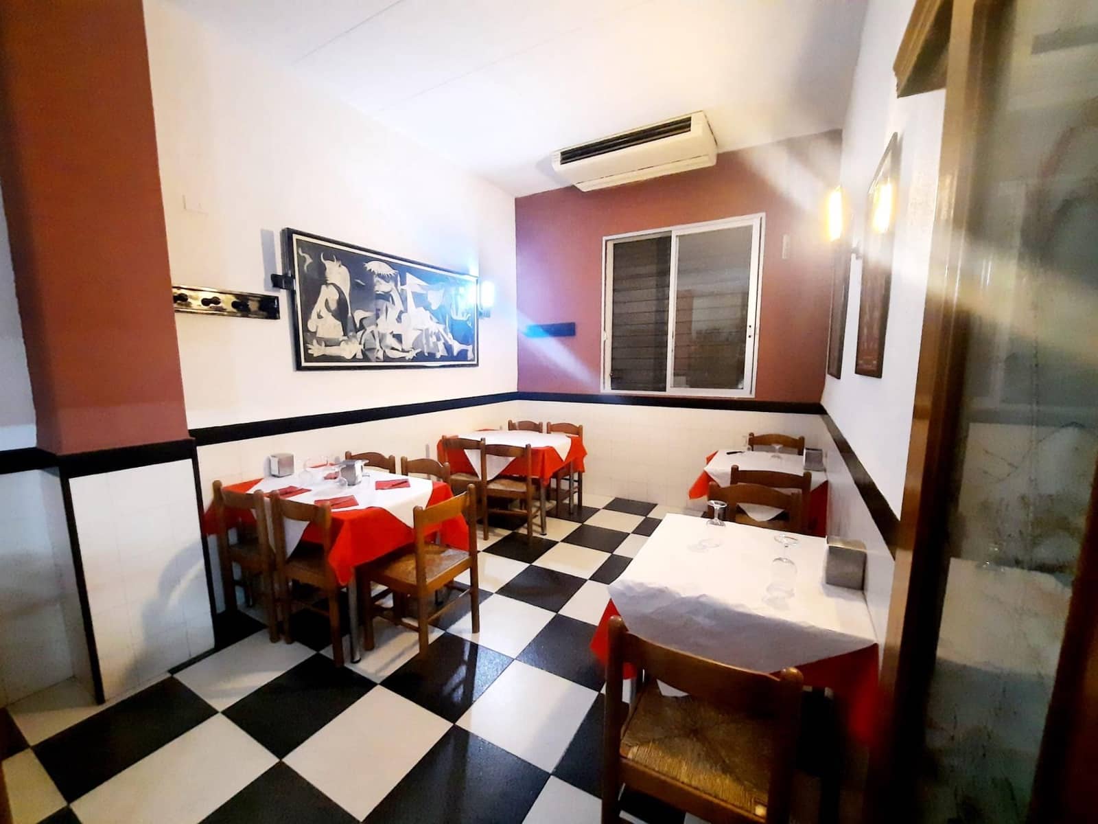 Virksomhed til salg i L'Alcudia - € 330.000 (Ref: 8534192)