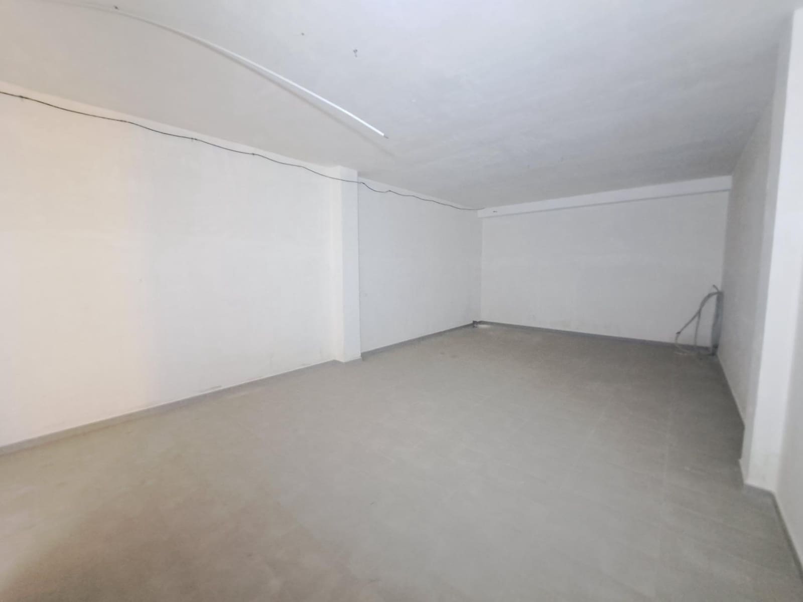Commercial for rent in Alzira - € 1,200 (Ref: 8536791)
