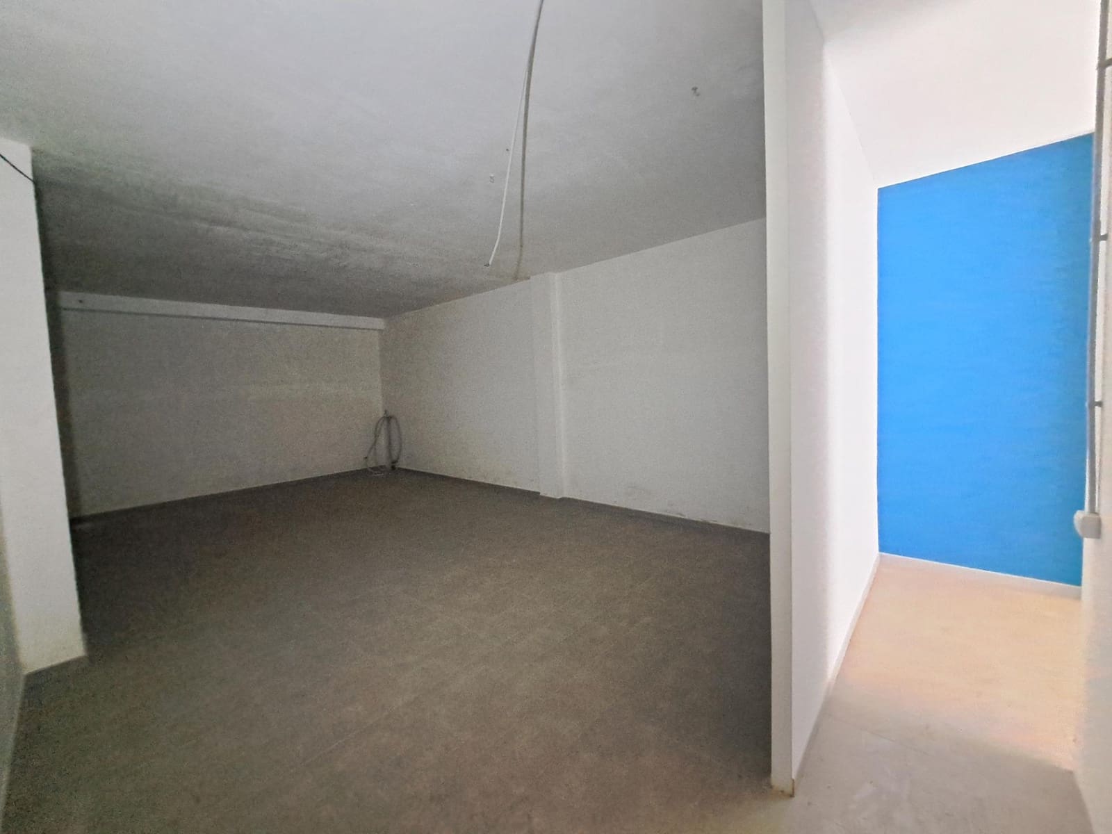 Commercial for rent in Alzira - € 1,200 (Ref: 8536791)