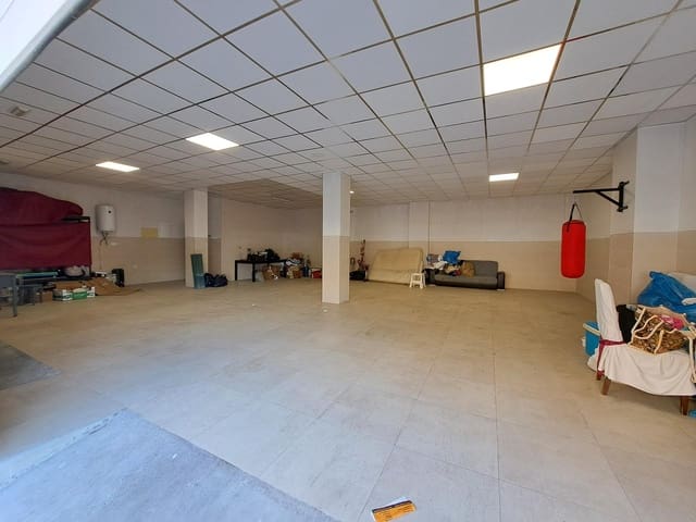 Commercial for sale in Alzira - € 110,000 (Ref: 8564888)