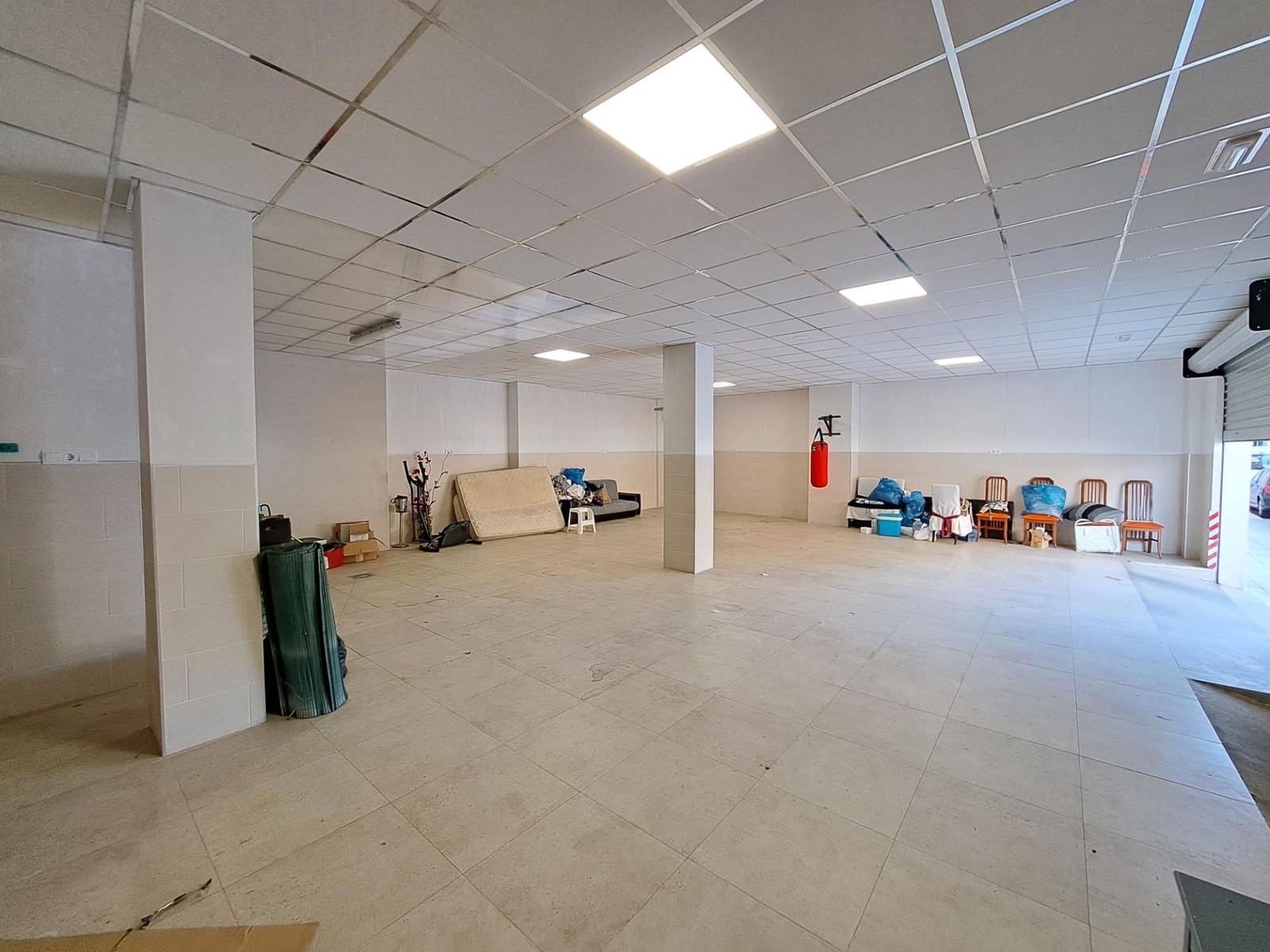Comercial para venda em Alzira - 110 000 € (Ref: 8564888)