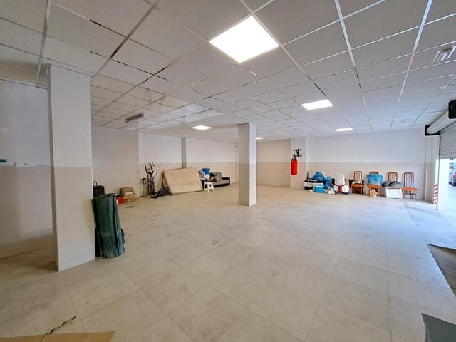 Commercial for sale in Alzira - € 110,000 (Ref: 8564888)