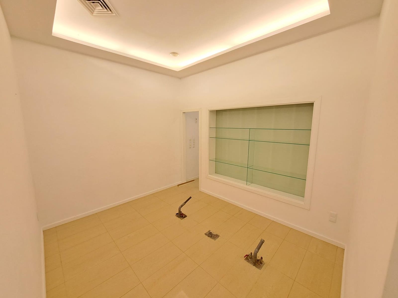 Commercial for sale in Alzira - € 190,000 (Ref: 8597390)