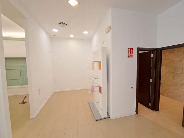 Local Comercial en Alzira en venta - 190.000 € (Ref: 8597390)