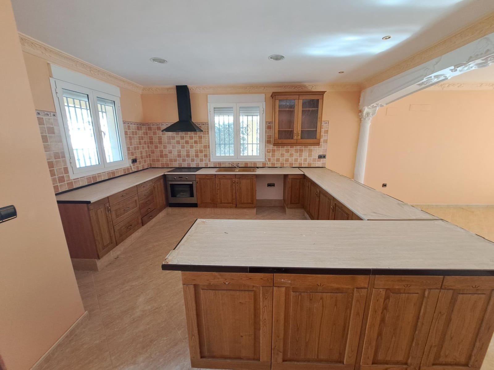 3 soveværelse Villa til salg i Alzira med swimmingpool garage - € 380.000 (Ref: 8615168)