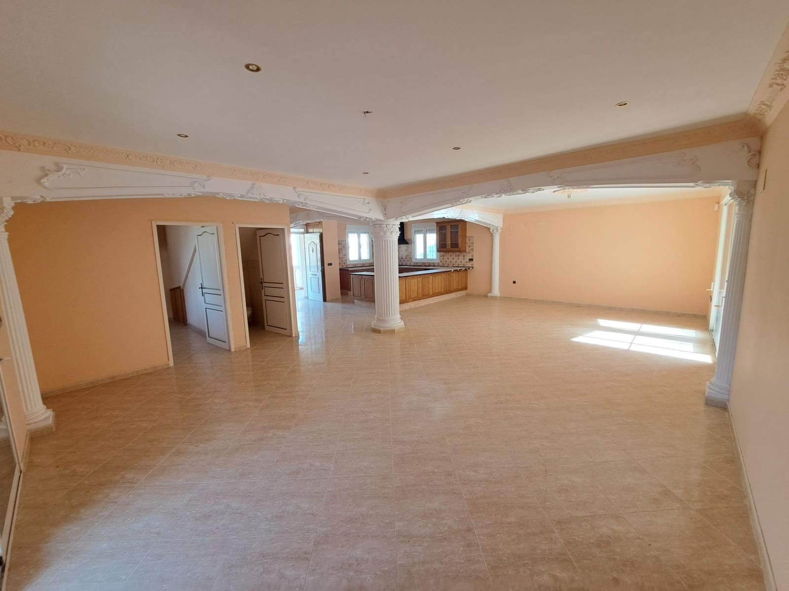 3 soveværelse Villa til salg i Alzira med swimmingpool garage - € 380.000 (Ref: 8615168)