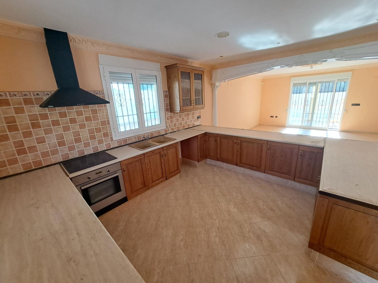 3 soveværelse Villa til salg i Alzira med swimmingpool garage - € 380.000 (Ref: 8615168)