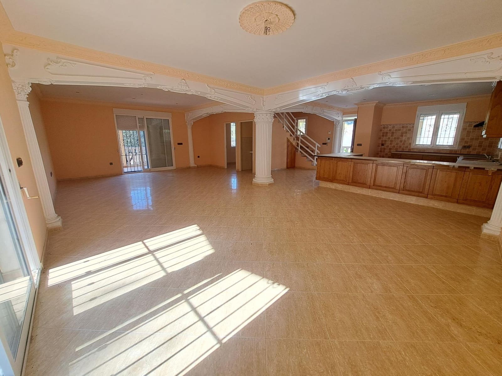 3 soveværelse Villa til salg i Alzira med swimmingpool garage - € 380.000 (Ref: 8615168)