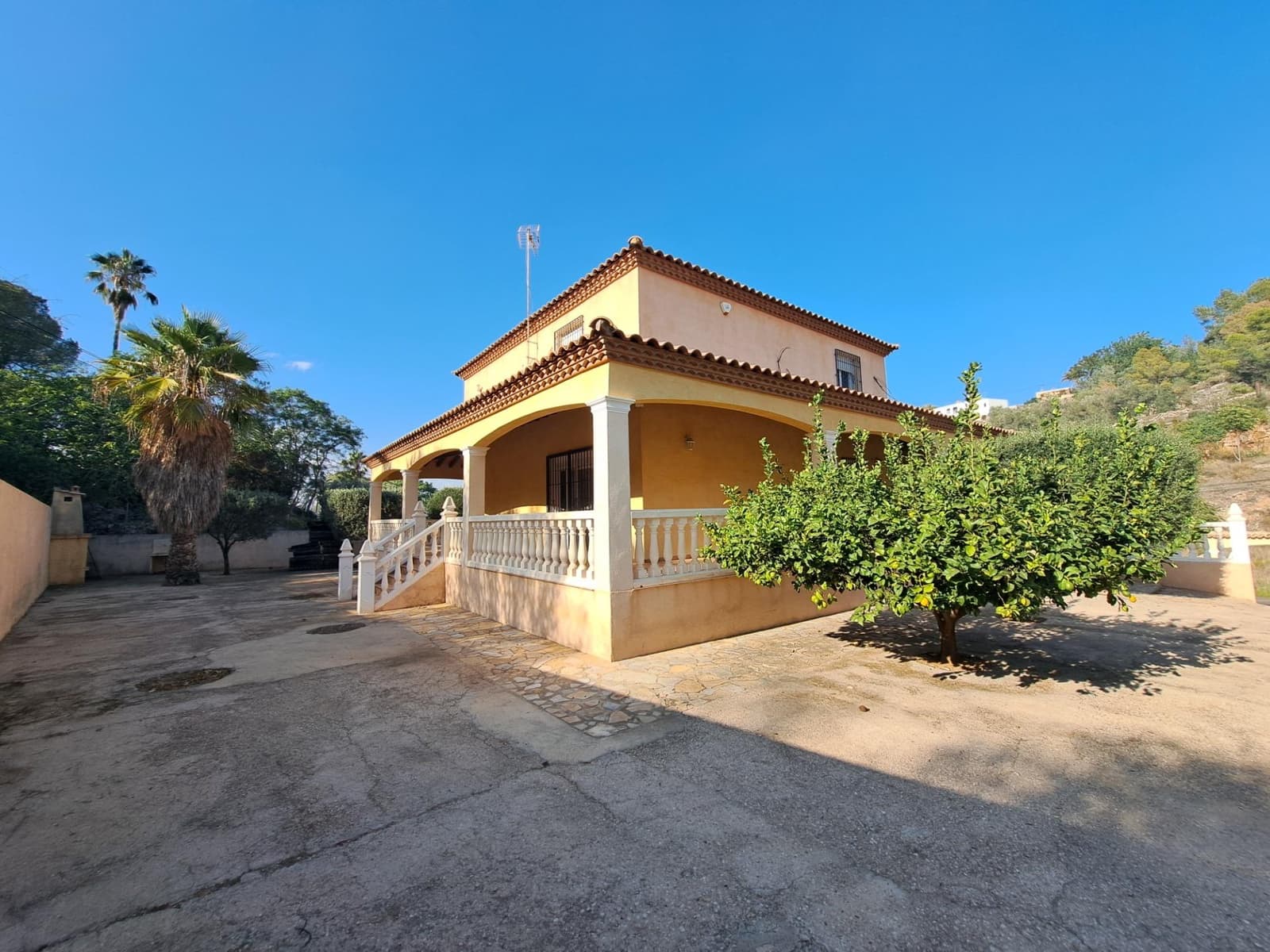 3 soveværelse Villa til salg i Alzira med swimmingpool garage - € 380.000 (Ref: 8615168)