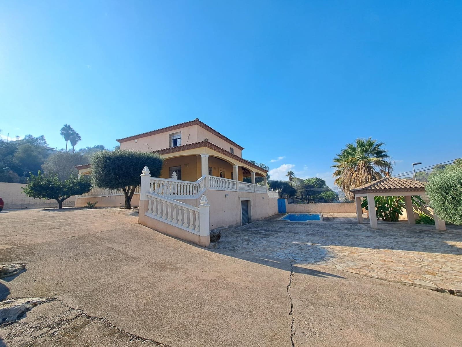 3 soveværelse Villa til salg i Alzira med swimmingpool garage - € 380.000 (Ref: 8615168)