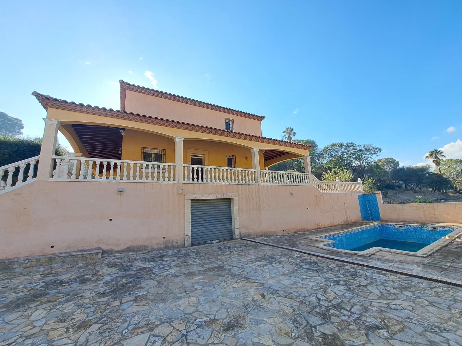 3 soveværelse Villa til salg i Alzira med swimmingpool garage - € 380.000 (Ref: 8615168)