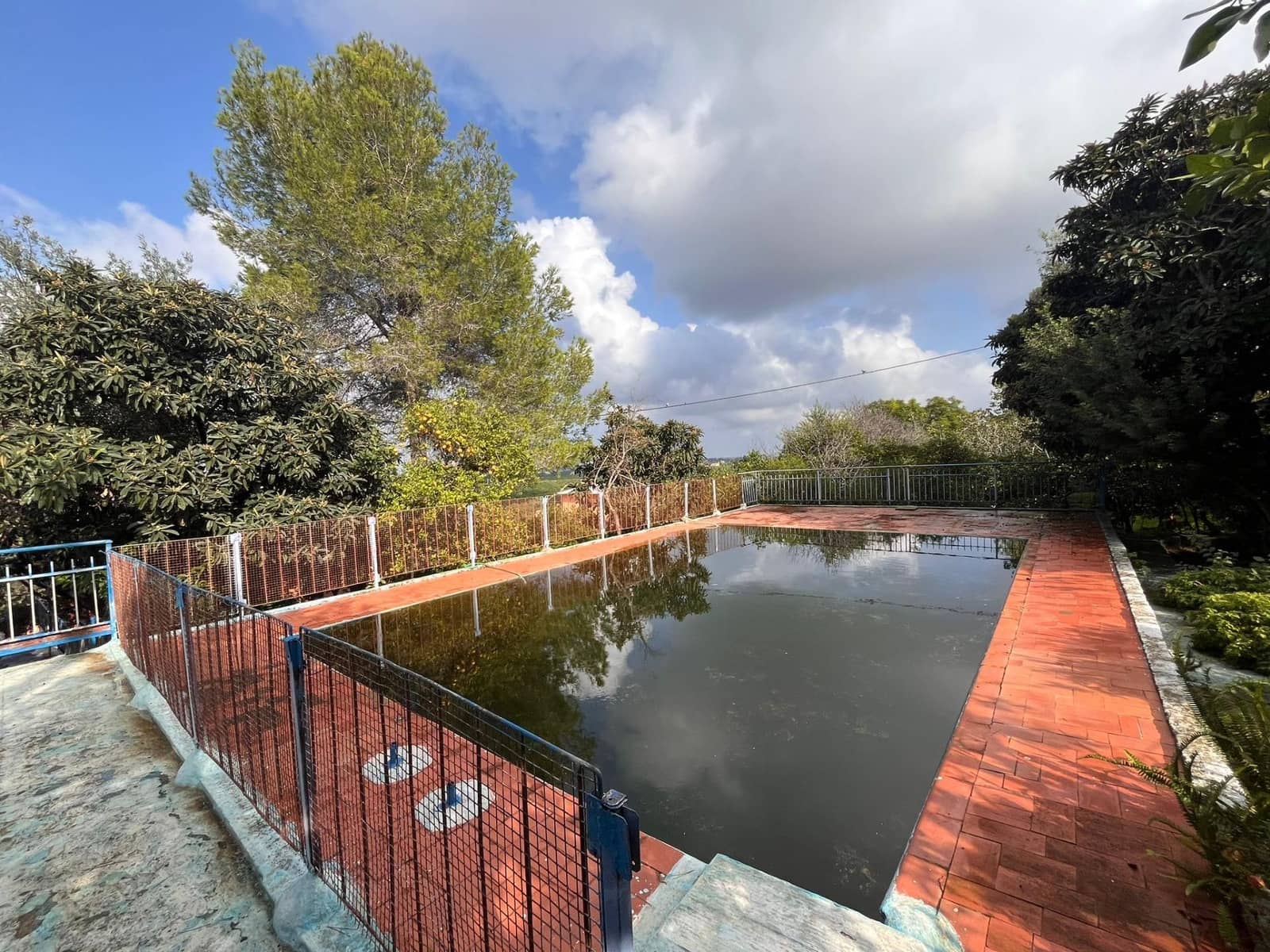 3 slaapkamer Villa te koop in Alzira met zwembad - € 220.000 (Ref: 8636717)