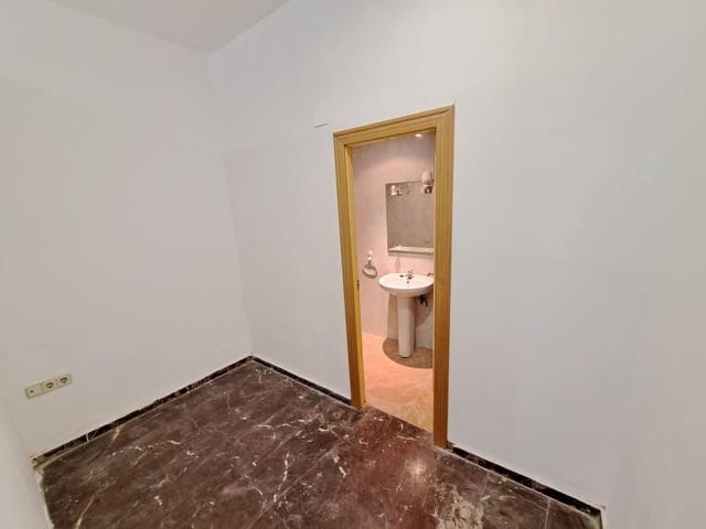 Commercial for sale in Alzira - € 88,000 (Ref: 8741754)