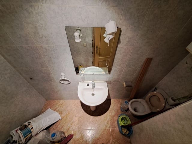 Commercial for sale in Alzira - € 88,000 (Ref: 8741754)