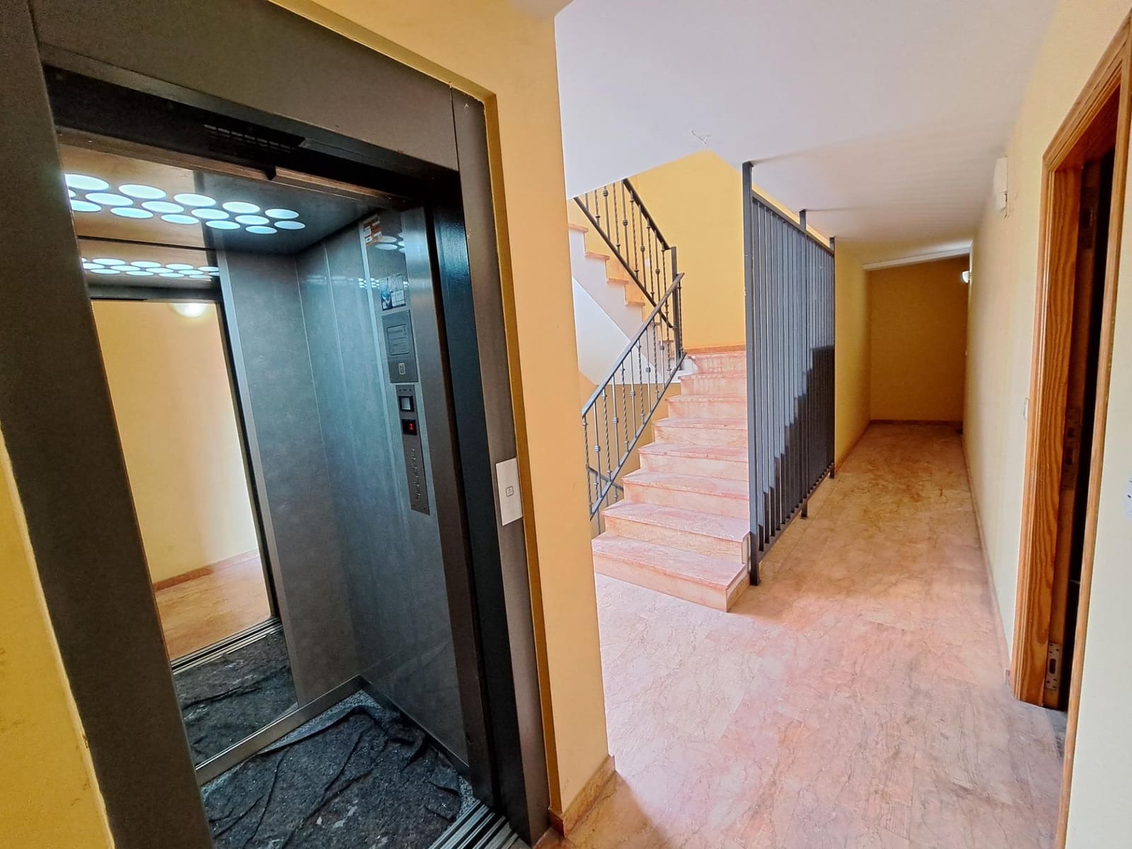 3 soveværelse Penthouse til salg i Alzira - € 168.000 (Ref: 8767284)