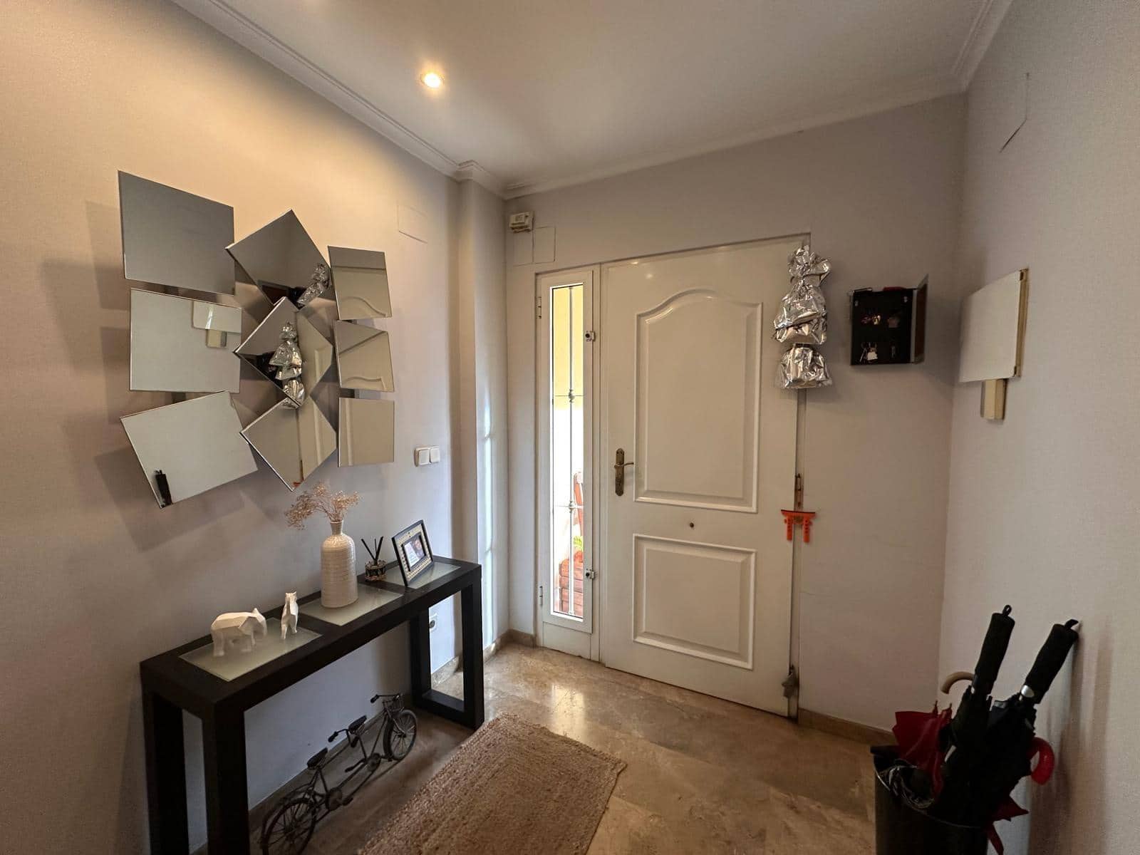 5 soveværelse Rækkehus til salg i Alzira med garage - € 325.000 (Ref: 8770550)