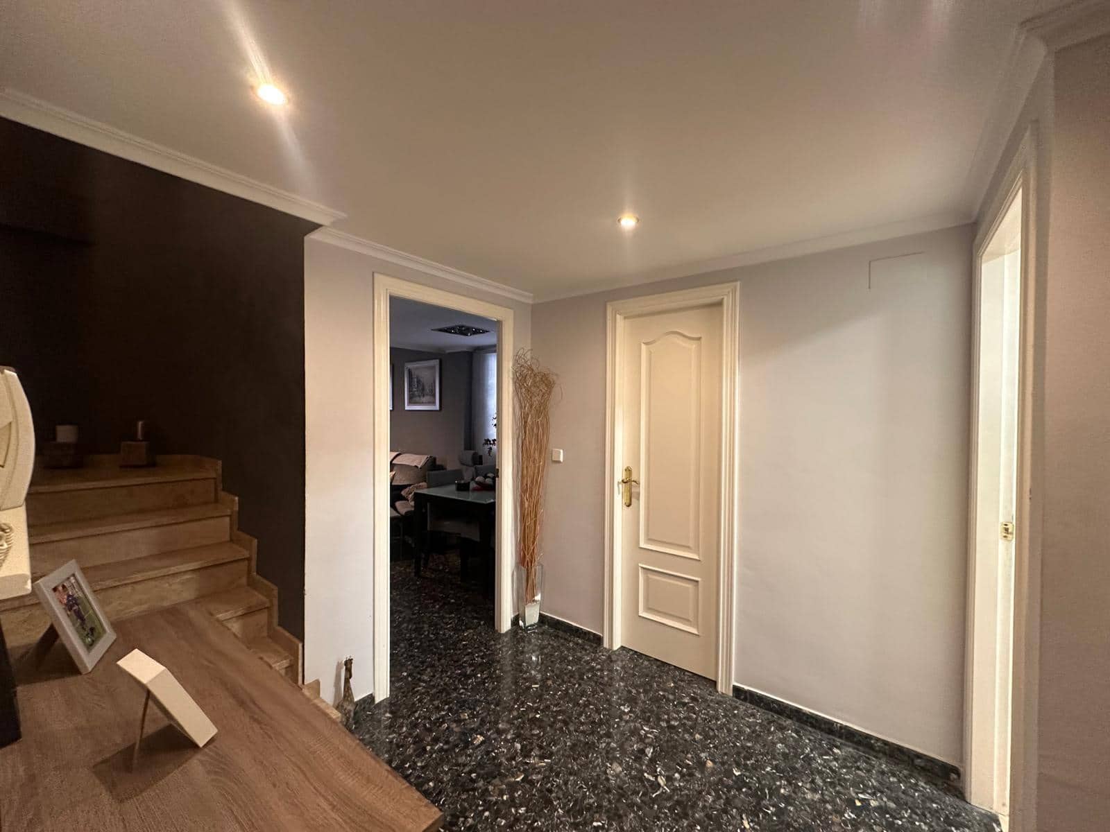 5 soveværelse Rækkehus til salg i Alzira med garage - € 325.000 (Ref: 8770550)