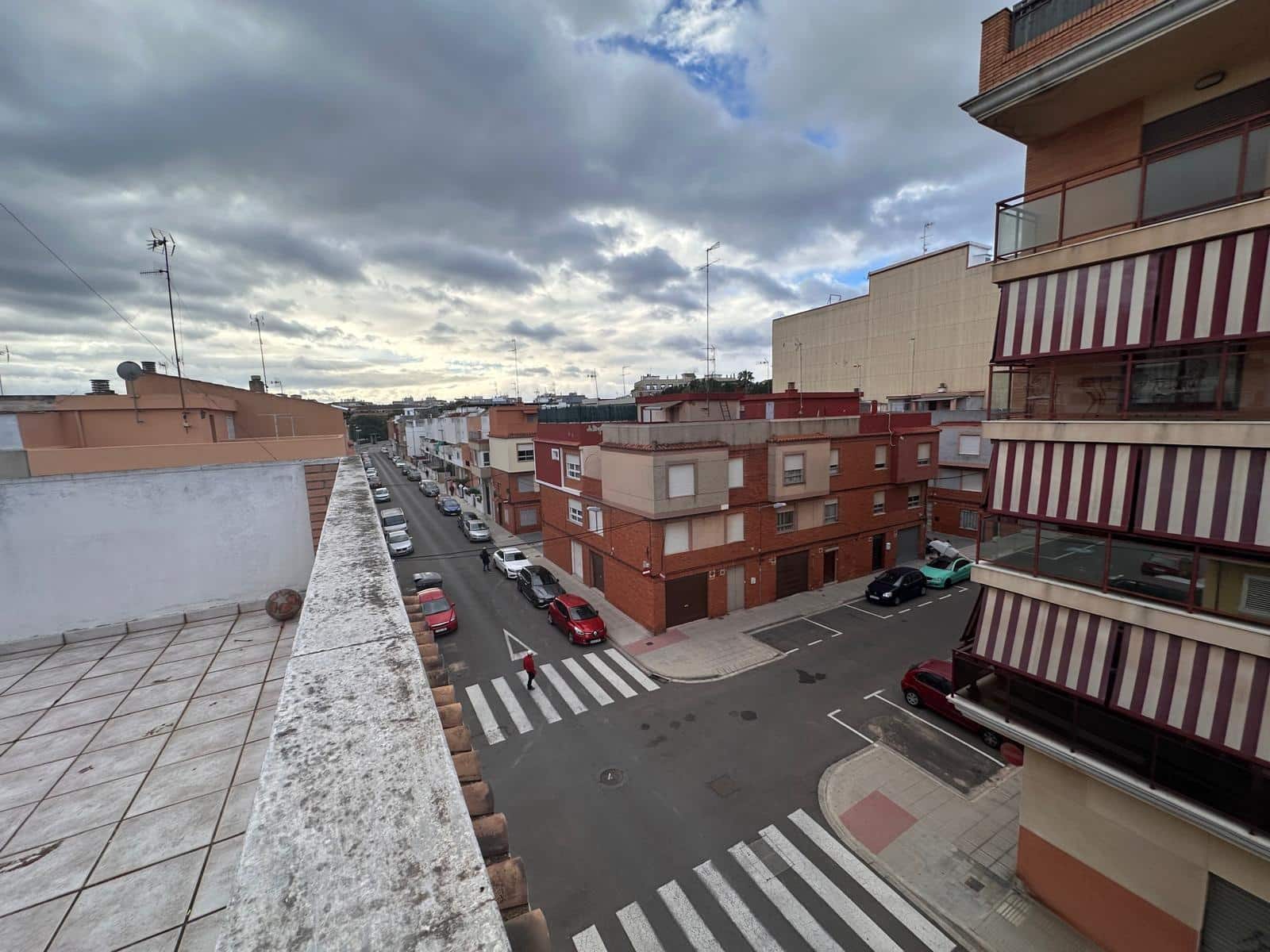 5 soveværelse Rækkehus til salg i Alzira med garage - € 325.000 (Ref: 8770550)