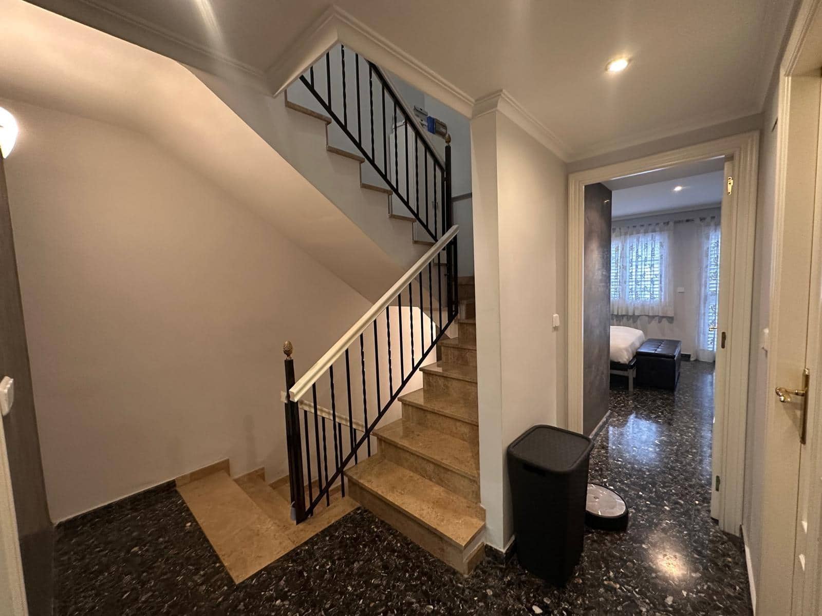 5 soveværelse Rækkehus til salg i Alzira med garage - € 325.000 (Ref: 8770550)