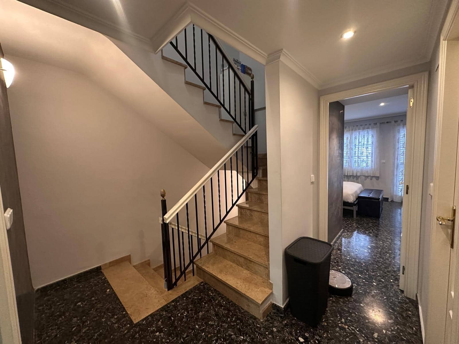 5 soveværelse Rækkehus til salg i Alzira med garage - € 325.000 (Ref: 8770550)