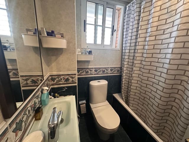 5 sovrum Radhus till salu i Alzira med garage - 325 000 € (Ref: 8770550)