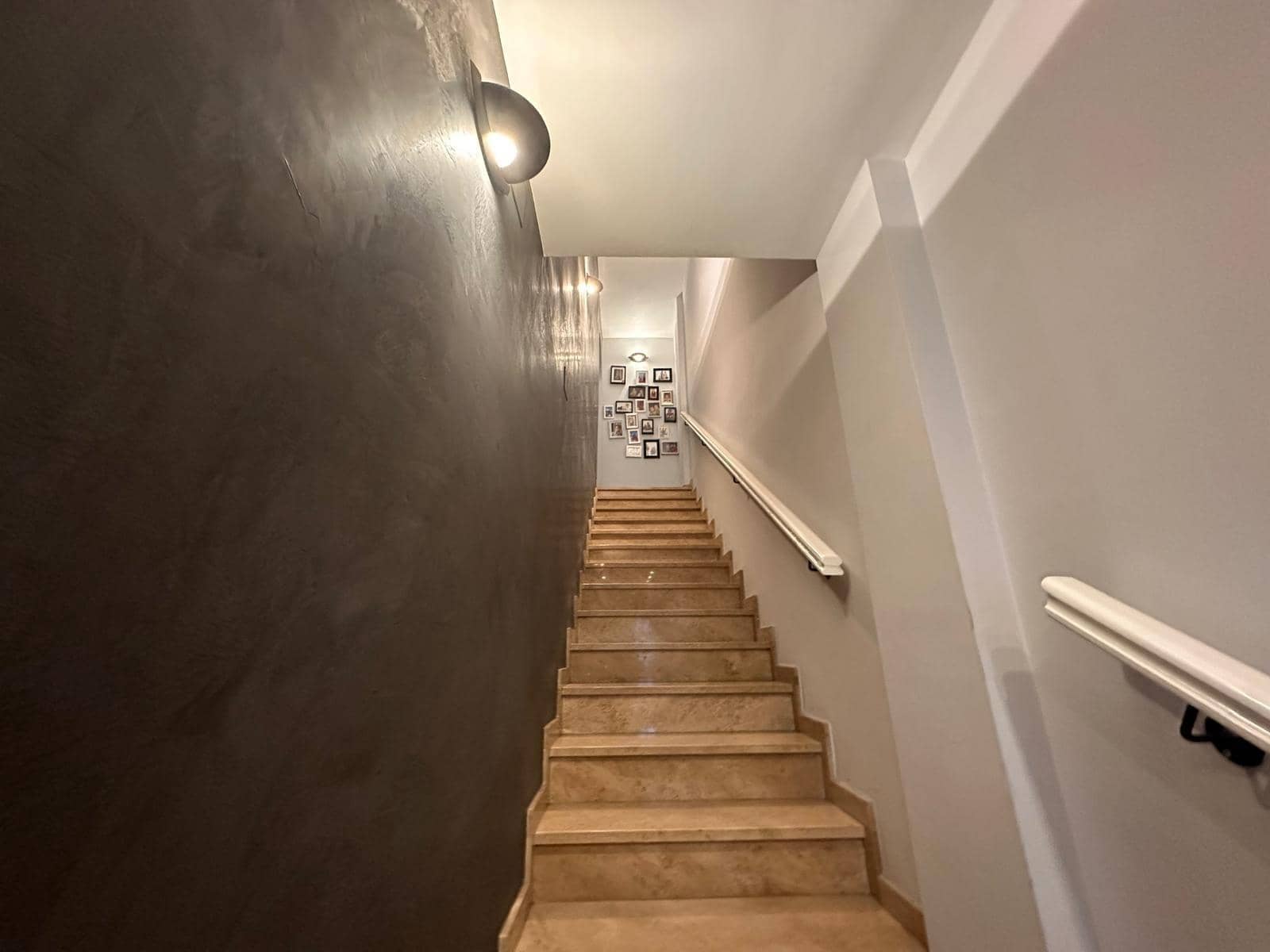 5 soveværelse Rækkehus til salg i Alzira med garage - € 325.000 (Ref: 8770550)