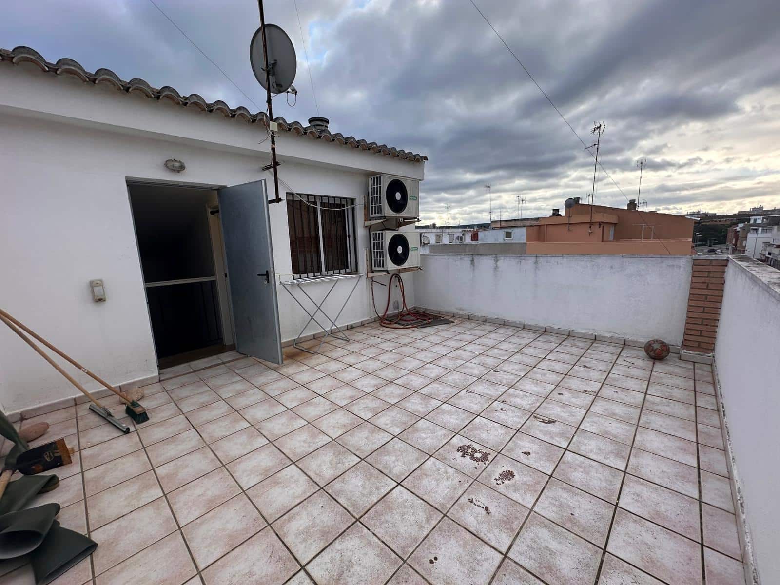 5 soveværelse Rækkehus til salg i Alzira med garage - € 325.000 (Ref: 8770550)