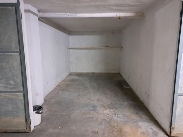 Garagem para venda em Alzira - 12 000 € (Ref: 8784098)