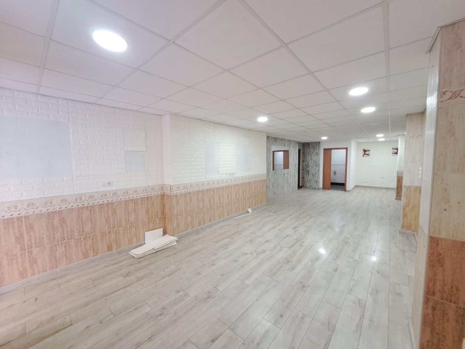 Commercieel te koop in Alzira - € 92.000 (Ref: 8822377)