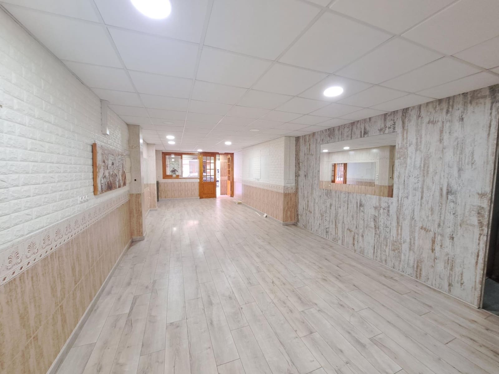 Erhverv til salg i Alzira - € 90.000 (Ref: 8822377)