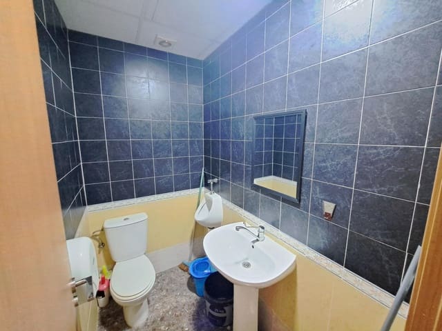 Commercial for sale in Alzira - € 90,000 (Ref: 8822377)