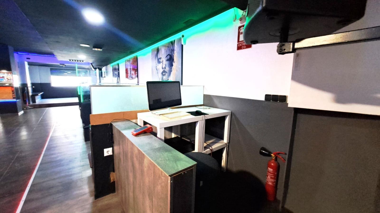 Komercyjne na sprzedaż w Carcaixent - 140 000 € (Ref: 8827418)