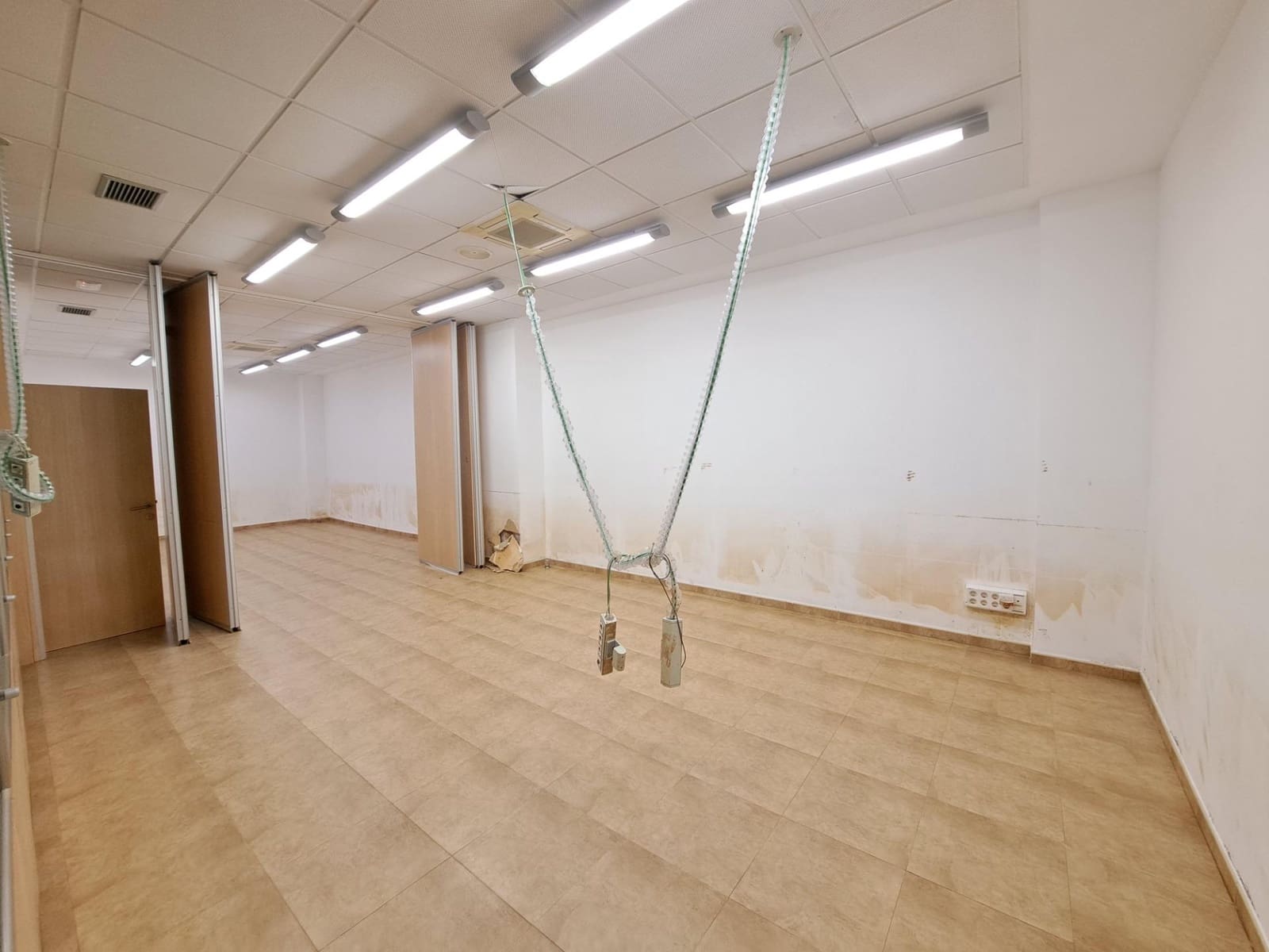 Erhverv til salg i Algemesi - € 115.000 (Ref: 8847692)