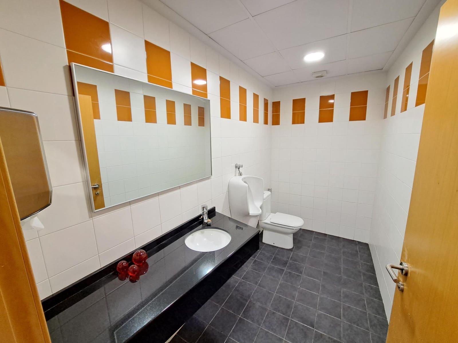 Erhverv til salg i Algemesi - € 115.000 (Ref: 8847692)