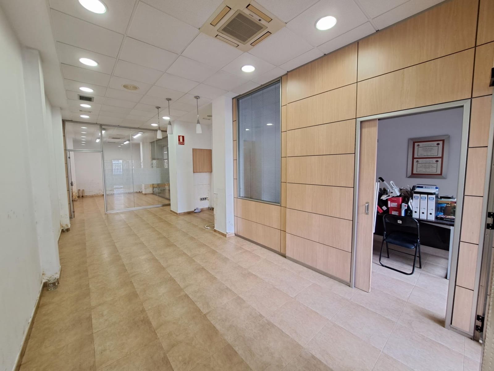 Erhverv til salg i Algemesi - € 115.000 (Ref: 8847692)