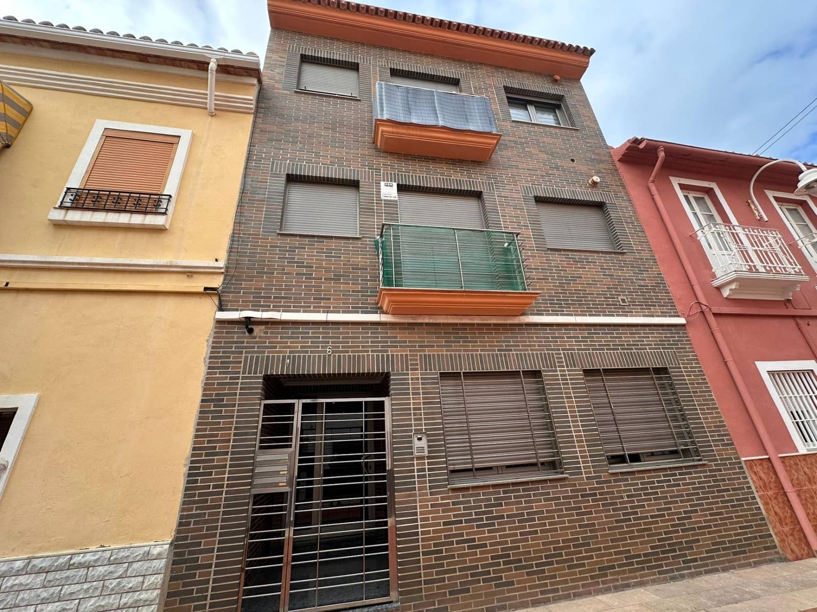 3 bedroom Flat for sale in Gandia - € 190,000 (Ref: 8847693)