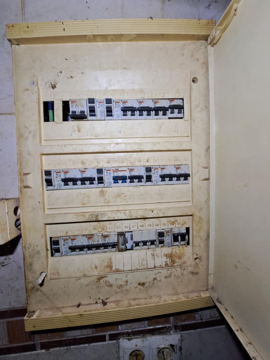 Erhverv til salg i Alzira - € 48.000 (Ref: 8888368)